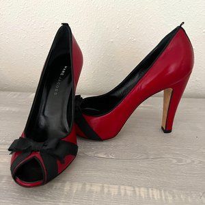 Never Worn Marc Jacobs Red and Black Open Toed Heel